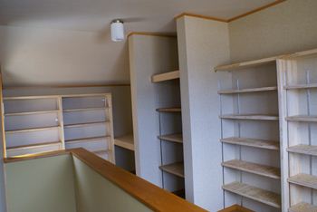 奈良県葛城郡　新築 大阪府　廊下の収納もたっぷりです。これだけ収納スペースがあれば、無駄な家具も置かずに済みます。空間を有効活用できますね。